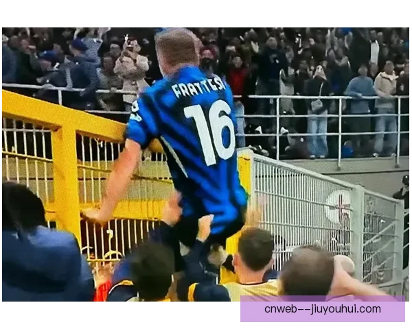 伊萨克森在拉齐奥右路突破展现无解速度与灵巧技巧